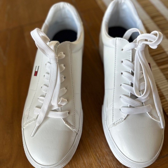 Tommy Hilfiger sneakers - Picture 2 of 6
